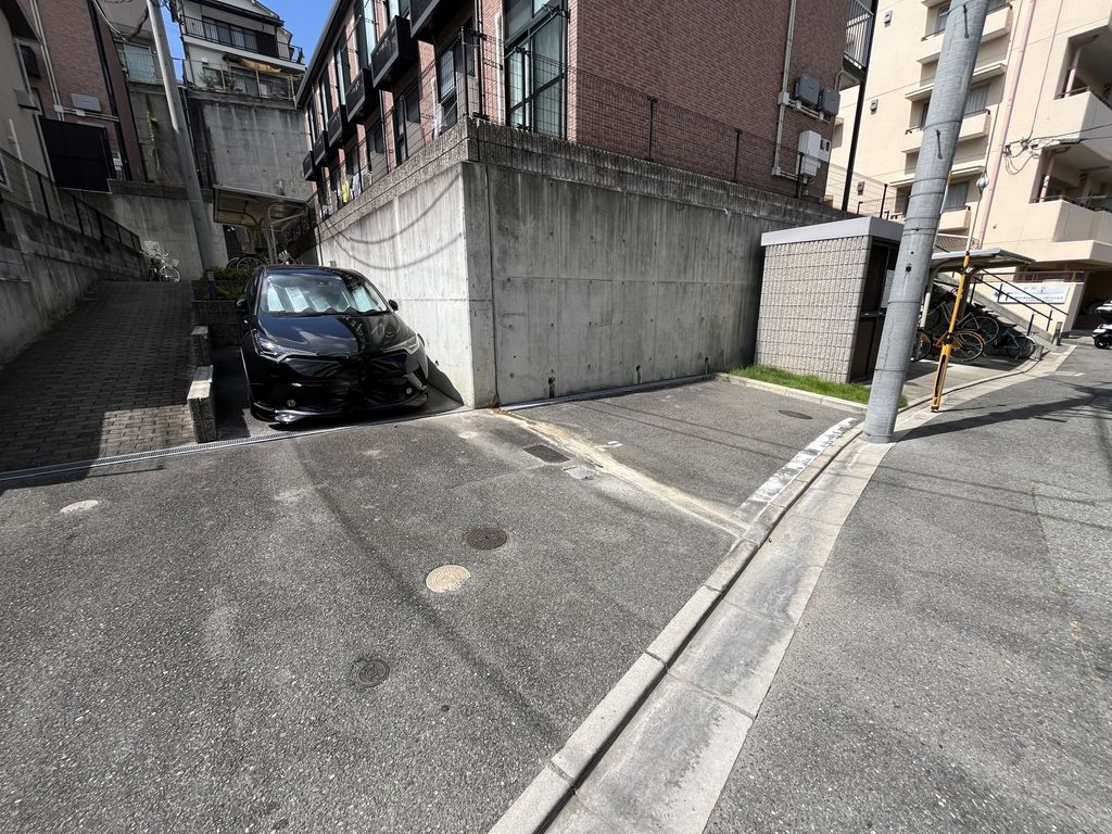 駐車場　駐車場