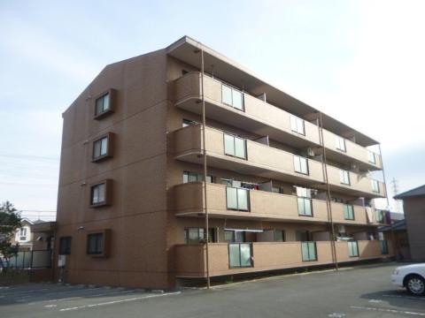 松阪市高町のマンションの建物外観