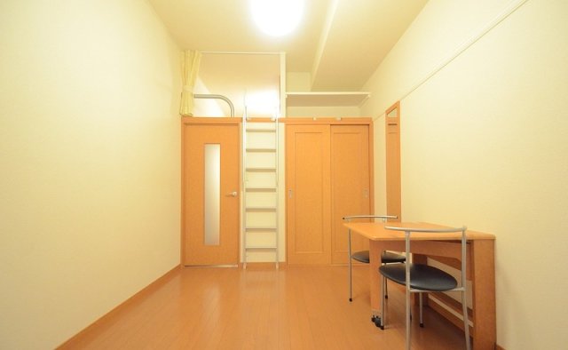 収納　同物件、別号室の写真