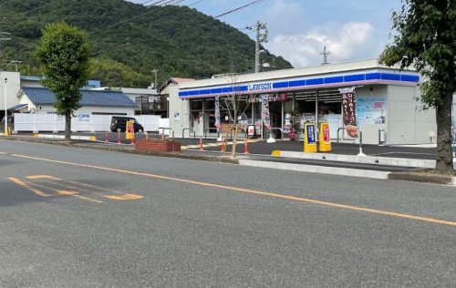 コンビニ　ローソン 笠岡三番町店（コンビニ）まで599m