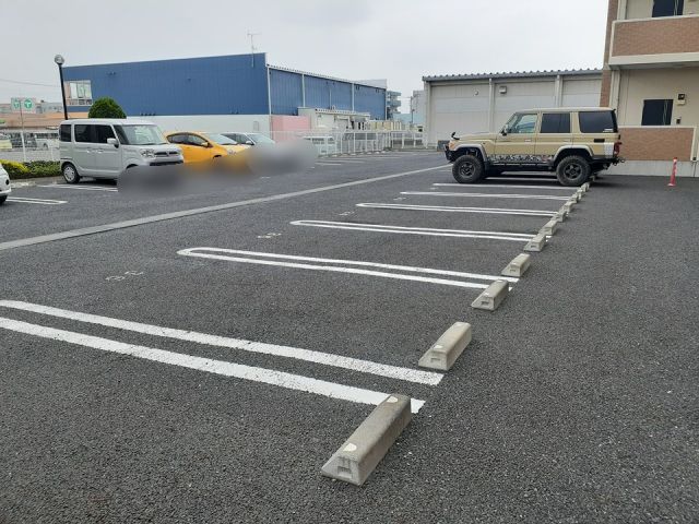 【ペットマンションあかやまの駐車場】