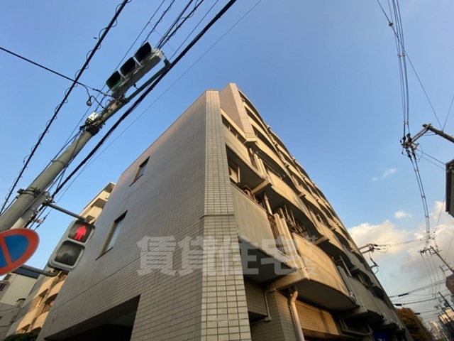 【大阪市淀川区新北野のマンションの建物外観】