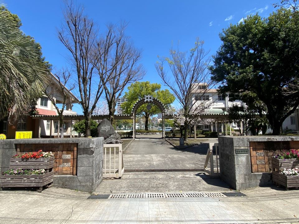 【なごみマンション城山の中学校】