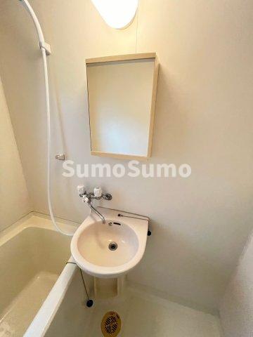 洗面設備　スペースが確保できる洗面所です