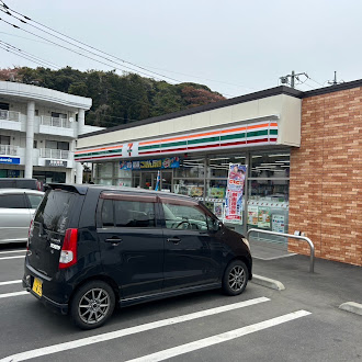 コンビニ　セブンイレブン（コンビニ）まで412m