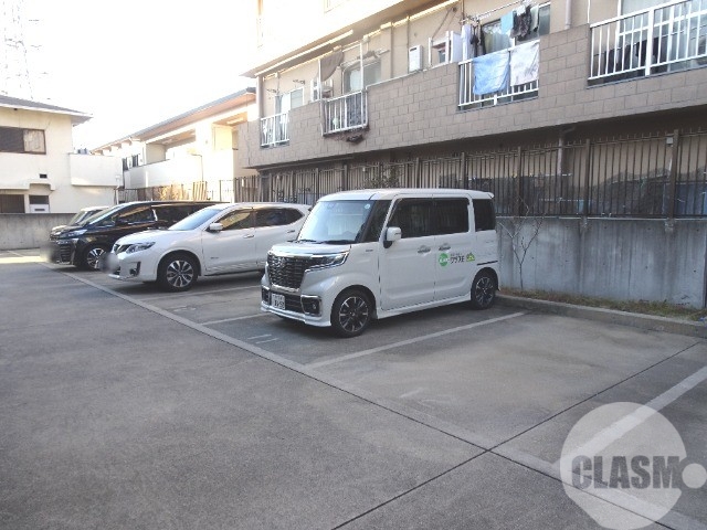 【堺市堺区緑ヶ丘中町のマンションの駐車場】