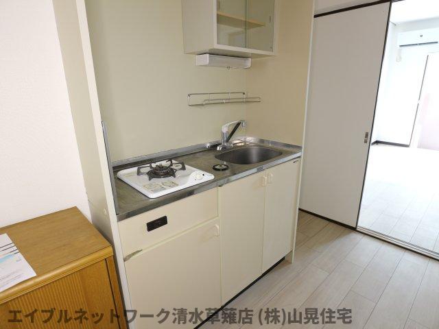 キッチン　コンパクトなキッチンで掃除もラクラク