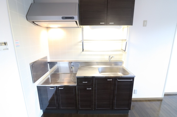 キッチン　※同タイプの別の部屋の写真です。