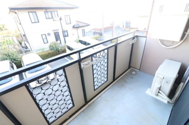 バルコニー　※同タイプの別の部屋の写真です。