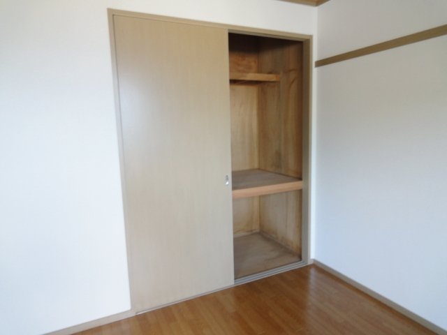 収納　写真は別号室のものです。