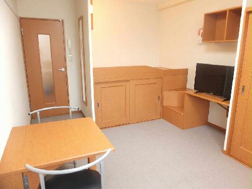 居室・リビング　カーペットのお部屋です