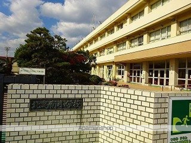小学校　北島町立北島南小学校（小学校）まで858m