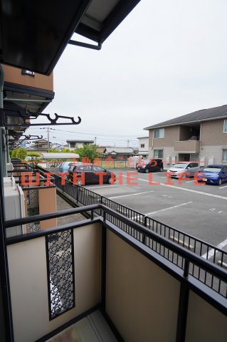 バルコニー　陽当たり良好なバルコニーです