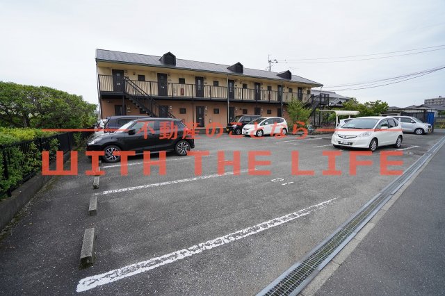駐車場　車をお持ちの方に嬉しい駐車場付きの物件です
