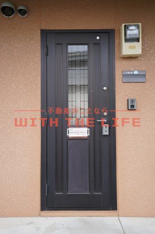 玄関　収納もある玄関です