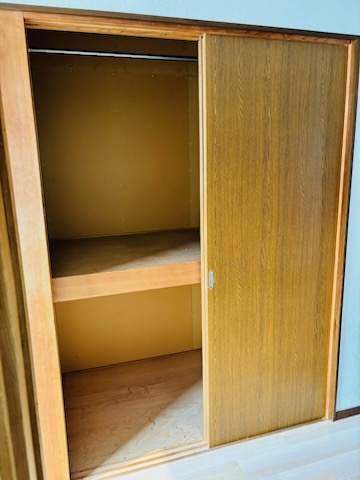 収納　廊下に有り、十分なスペースです。