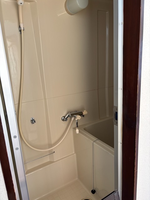 バス・シャワールーム　バストイレ別です。