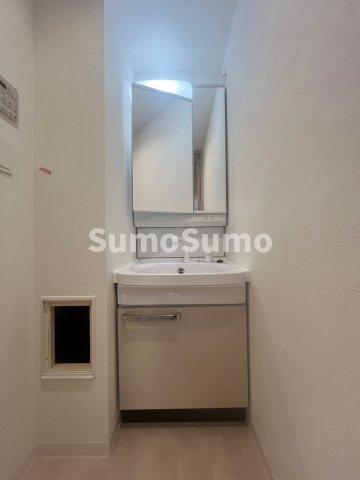 洗面設備　独立洗面台あり、毎朝おしゃれに忙しい女性の方におすすめです