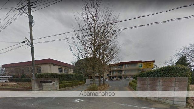 小学校　鹿嶋市立鉢形小学校（小学校）まで2410m