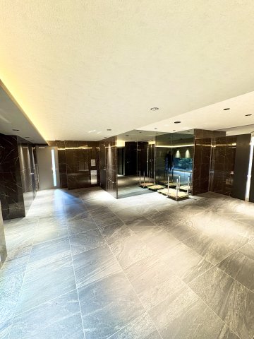 ロビー　落ち着いたロビーです