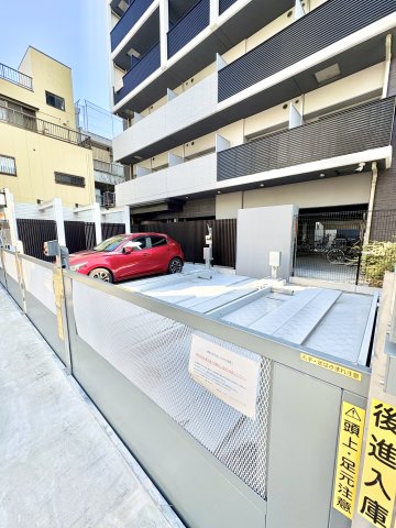 駐車場　車をお持ちの方に嬉しい駐車場付きの物件です