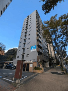 福岡市中央区赤坂のマンションの建物外観