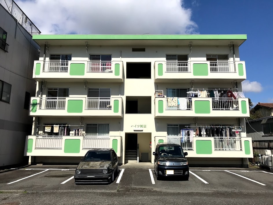 静岡市駿河区中田のマンションの建物外観