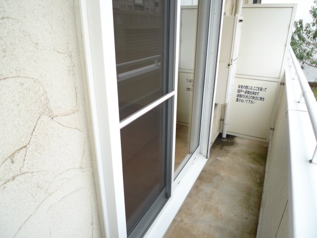 バルコニー　日当たりの良いバルコニーは洗濯物も良く乾きますね※お部屋は別