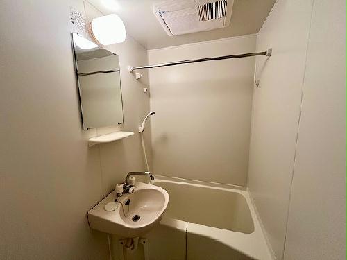 バス・シャワールーム　設備・仕様は号室により異なる為、現状を優先いたします。