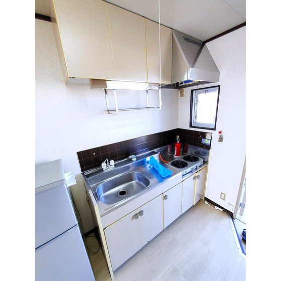 キッチン　２口ガスコンロ付き