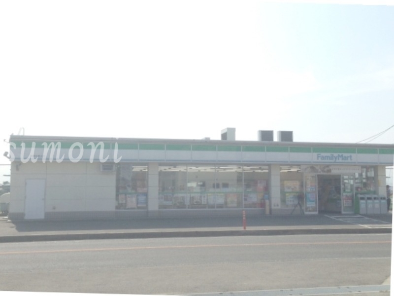コンビニ　ファミリーマート鈴鹿北長太店（コンビニ）まで1200m
