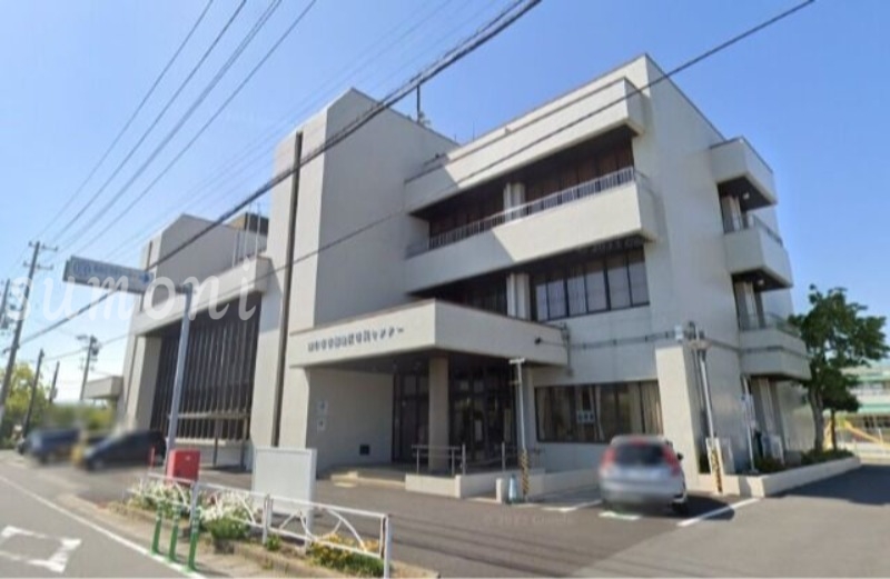 役所　四日市市楠地区市民センター（役所）まで2075m