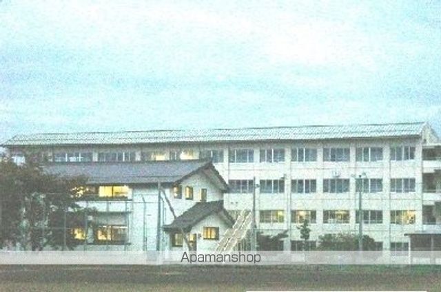 中学校　長者中学校（中学校）まで300m