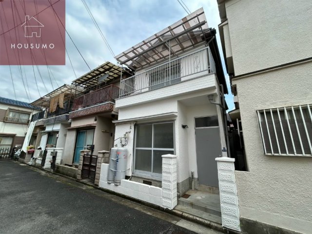エントランス　落ち着いたエントランスです