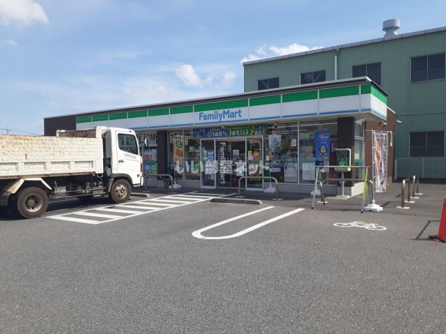 コンビニ　ファミリーマート千葉愛生町店（コンビニ）まで619m
