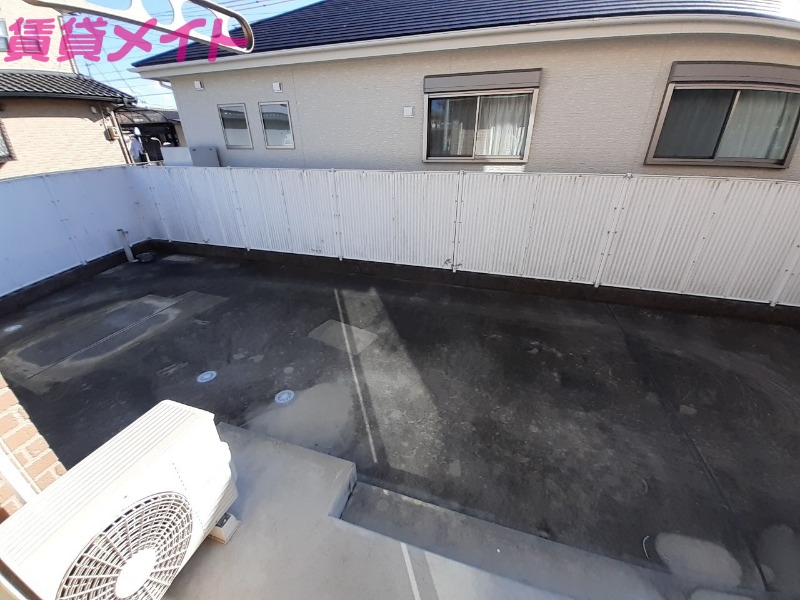 バルコニー　同物件別部屋タイプ