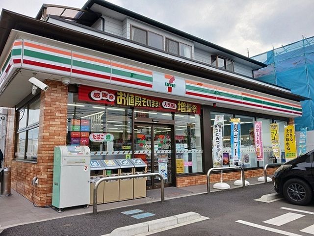 コンビニ　セブンイレブン川平５丁目店（コンビニ）まで650m