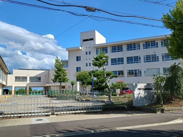 中学校　仙台市立長命ヶ丘中学校（中学校）まで500m