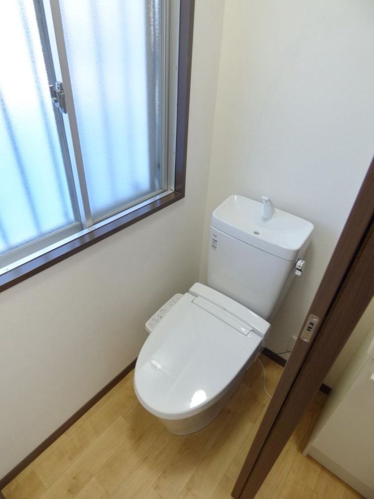 トイレ　温水洗浄便座