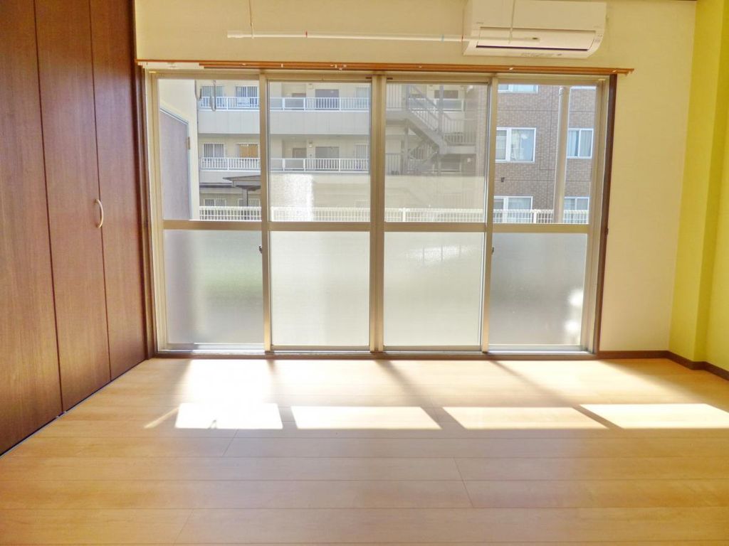 居室・リビング　洋室にリフォームしました