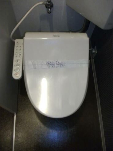地下鉄空港線 大濠公園駅 徒歩8分 6階建 築38年のトイレ写真
