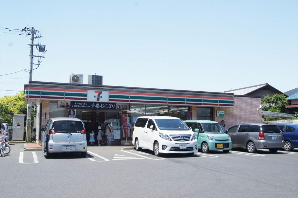 コンビニ　セブンイレブン所沢荒幡店（コンビニ）まで930m