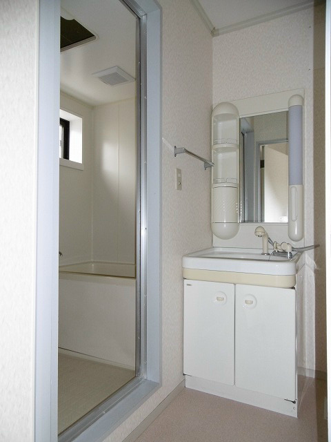 洗面設備　画像は102号室です（参考）