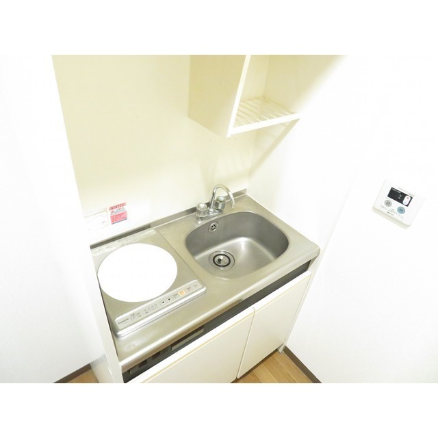 キッチン　※退去前の為、他号室の写真となります。