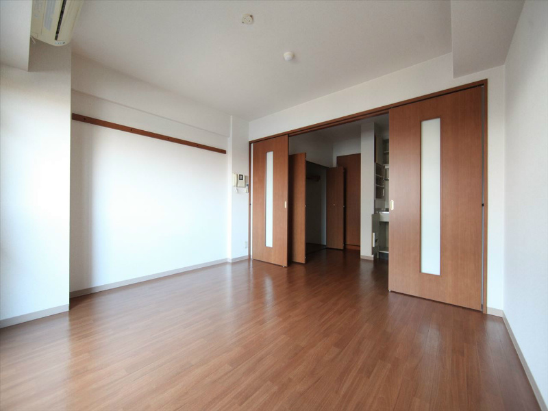 その他　洋室8帖　ＤＫ4帖　繋げて使用可能です