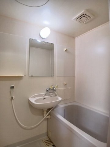 バス・シャワールーム　日々の疲れを癒すお風呂付です