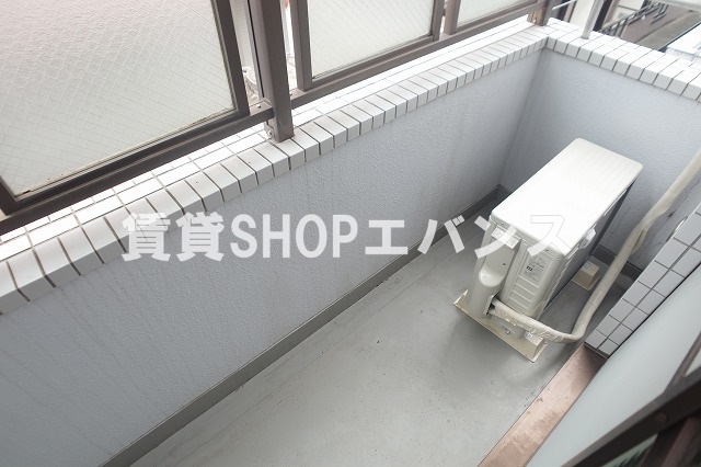 バルコニー　バルコニーからの眺めを楽しみながら食事をしませんか