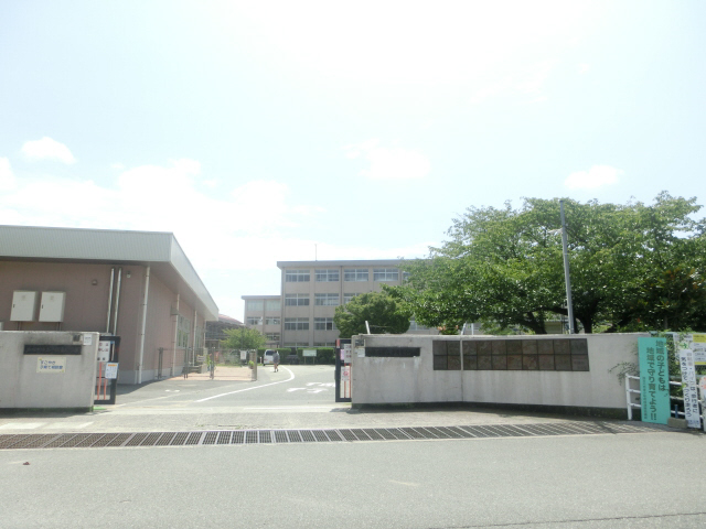 小学校　平岡東小学校（小学校）まで931m