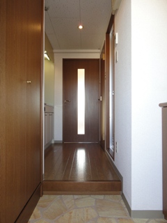 玄関　※モデルルームの写真です。