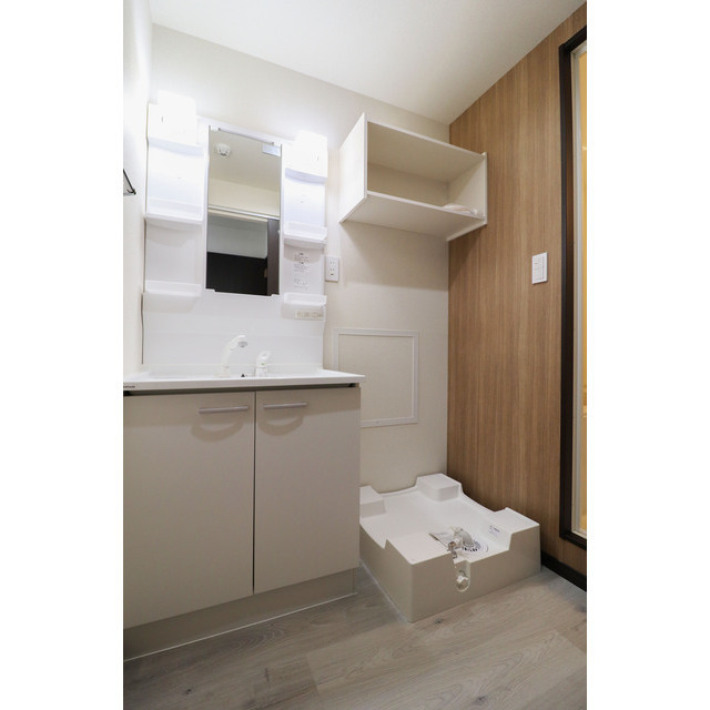 洗面設備　シャワー付き洗面台